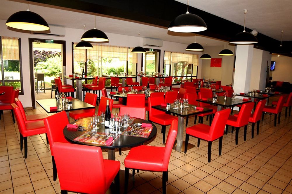 Logis Hotel Lons-Le-Saunier - Restaurant Le Grill Lons-le-Saunier Exterior foto