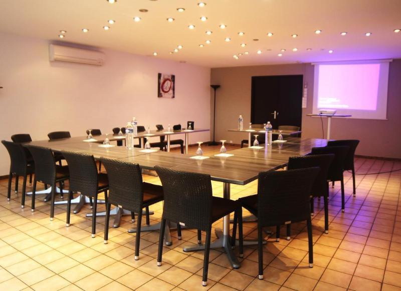 Logis Hotel Lons-Le-Saunier - Restaurant Le Grill Lons-le-Saunier Exterior foto